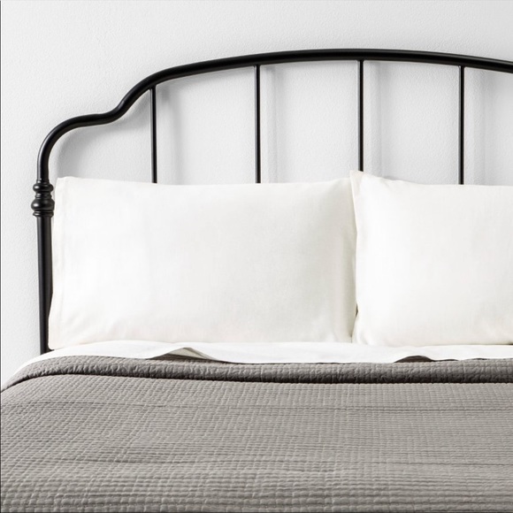 Hearth and hand Pillowcases - Picture 2 of 3